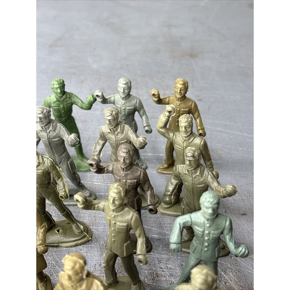 Vintage Lot 1960s MPC Ring Hand Playset Plastic Figures Various Shades Lot Of 24 - Picture 3 of 6